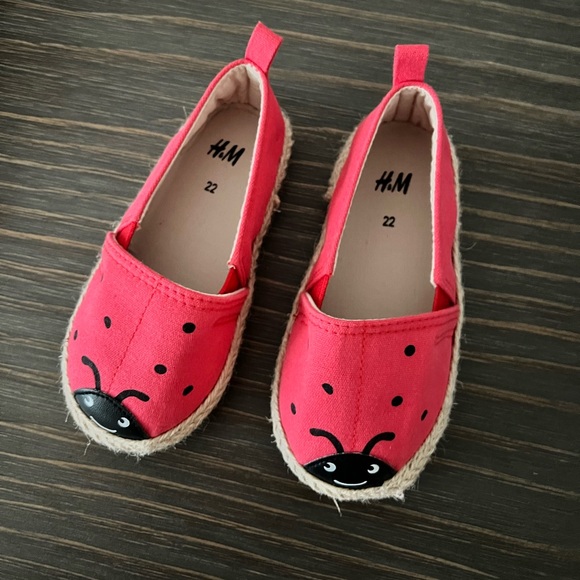 H&M Ladybug Slip-ons - Picture 2 of 3